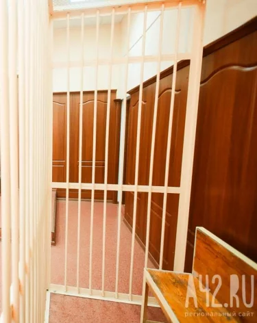 В Кемерове судят мужчину, напавшего на студента с ножом