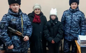 В Кузбассе пропавшую 12-летнюю девочку нашли в подъезде