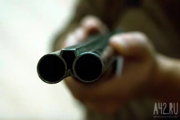 Мужчина открыл стрельбу на улицах Киева, несколько человек погибли