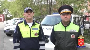 Фото: В Кузбассе инспекторы ГАИ экстренно доставили в больницу 16-летнюю девушку 1