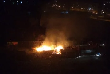 Фото: Пожар в садовом доме в Кемерове попал на видео 1