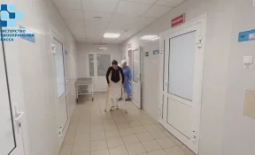 Чудесное спасение: в Кемерове выпавшую из окна восьмого этажа девушку выписали из больницы