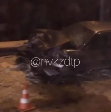 Фото: Последствия ДТП с тремя пострадавшими в Кузбассе попали на видео 1