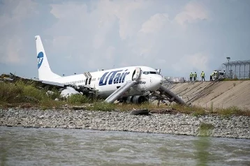 Фото: Названа причина аварийной посадки самолёта Boeing в Сочи  1
