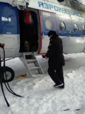 Фото: Кузбасские приставы прилетели к должникам на вертолёте 1