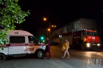Фото: В Кемерове подожгли многоквартирный дом — спасены 8 человек 4