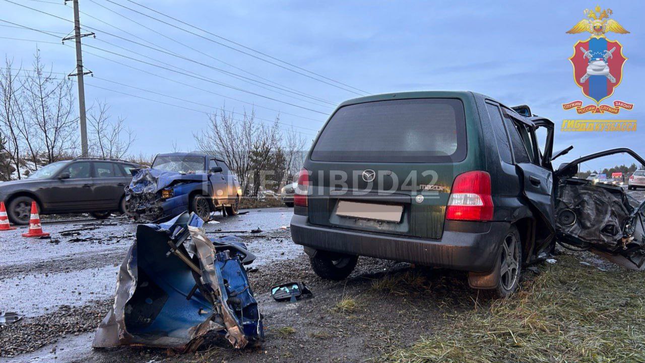 Один человек погиб и 5 пострадали в жёстком ДТП в Кузбассе