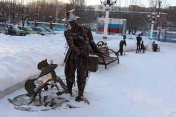 Фото: В Кузбассе установили скульптуру героев сказки Пушкина 1