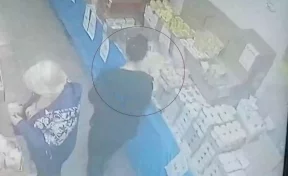 Жительница Кузбасса пыталась украсть из магазина колбасу и сыр на 2 тысячи рублей