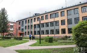 СК организовал проверку после порыва трубы в кемеровской школе №84