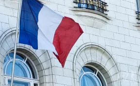 Премьер-министр Франции подал в отставку через 27 дней после назначения