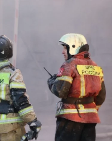 В Улан-Удэ сложный пожар в торговом центре тушили более 90 специалистов