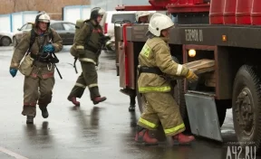 Тушили 28 человек: в Кемерове произошёл крупный пожар