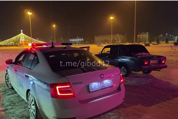 Новокузнечанин попался полицейским во время дрифта на машине с гирляндой