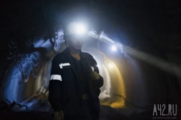Фото: Заблокированных в шахте «Есаульская» горняков вывели на поверхность 1