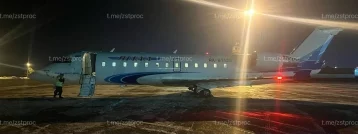Фото: Летевший в Салехард пассажирский самолёт вынужденно сел в аэропорту Новосибирска из-за неисправности 1