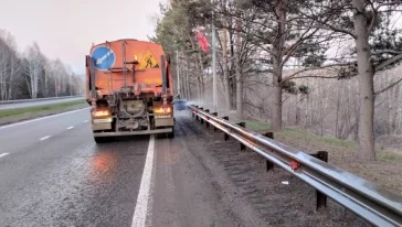 Фото: Уборка продолжается: более 200 дорожников приводят в порядок улицы Кемерова 3