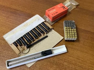 Фото: Кузбассовец нашёл во дворе дома «оружие Джеймса Бонда» 1