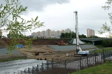 Фото: Мэр Кемерова рассказал, когда откроют пешеходный мост через Искитимку 1