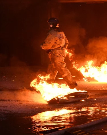 В Ярославле горит НПЗ
