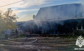 В Кузбассе загорелся жилой дом