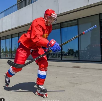 Фото: Российские хоккеисты уступили сборной Швеции и будут играть с канадцами  1