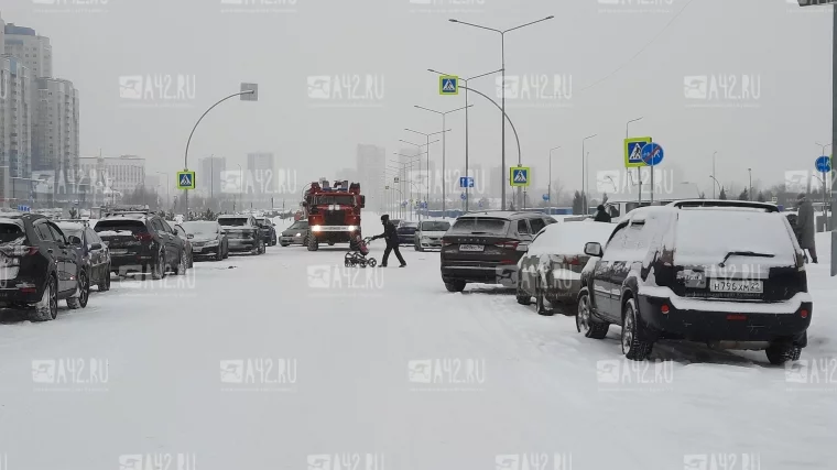 Фото: Очевидцы: в Кемерове посетители эвакуировались из «Кузбасс-Арены»  2