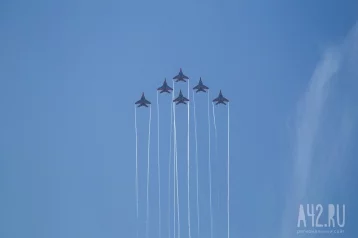 Фото: «Стрижи» показали фигуры высшего пилотажа в Кемерове 1