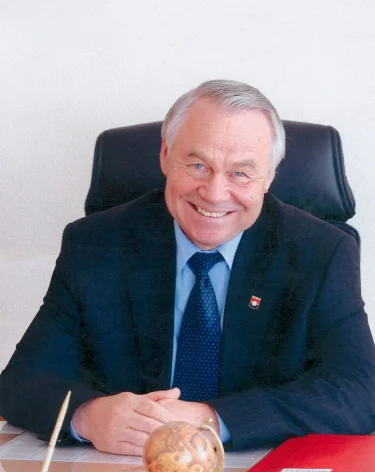 Экс-мэр Кемерова Владимир Михайлов отмечает 83-летие