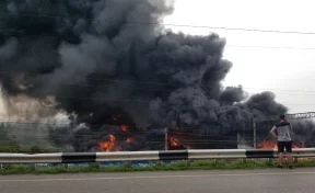 В кузбасском городе случился пожар на предприятии по переработке резины