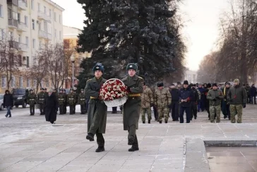 Фото: Губернатор Кузбасса возложил цветы к Мемориалу Славы в Кемерове 2