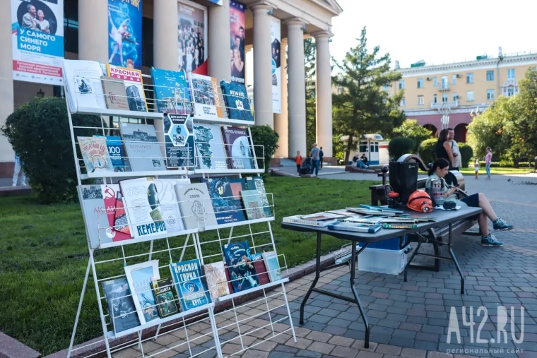 Фото: Парад горняков, «Стрижи», «Любэ» и салют. Как в Кемерове прошёл День шахтёра — 2024  63