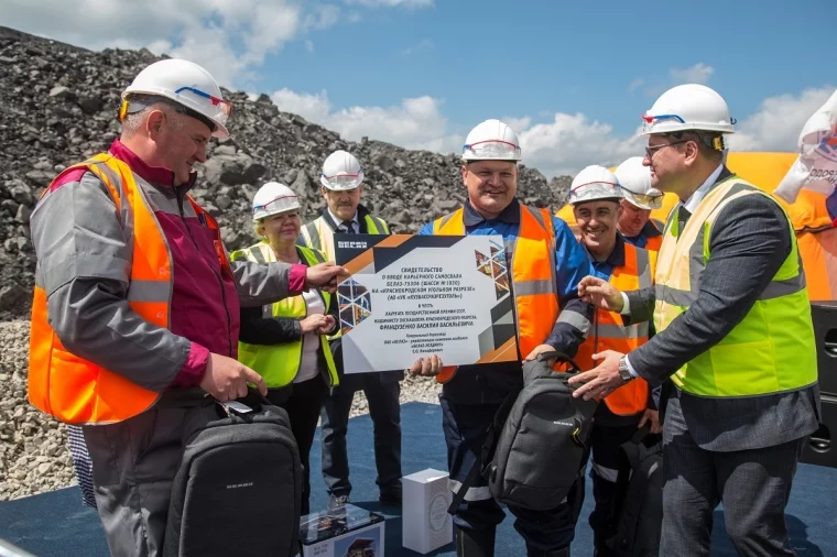 Фото: Легенда открытой угледобычи «Василий Французенко» вернулся в забой Краснобродского угольного разреза 3