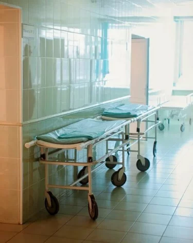 В Турции после свадьбы и поминок госпитализировали более 100 человек