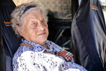 Фото: «Железная бабушка»: 96-летняя россиянка приняла участие в джип-триале 1