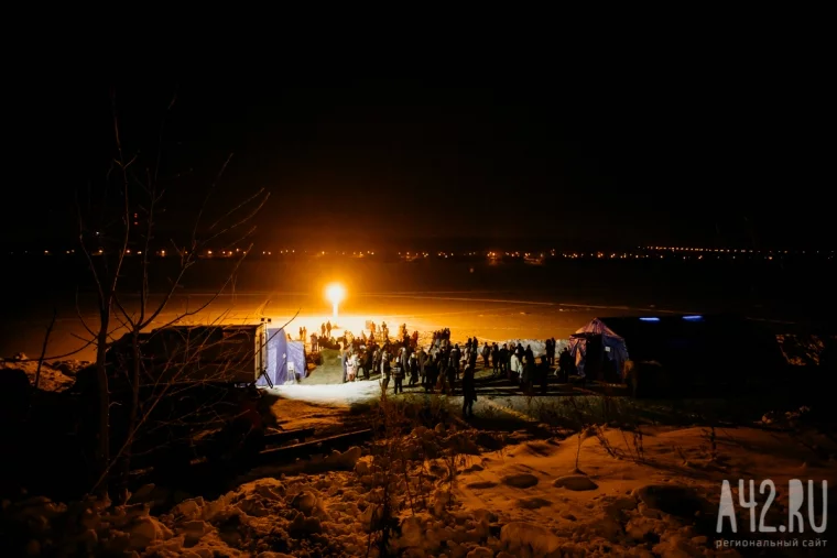 Фото: Крещенская ночь: ледяные купания кемеровчан 31