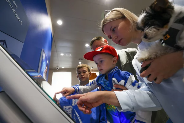 ВТБ: сибиряки переходят на альтернативные платёжные инструменты, а наличные оставляют на подарки и чаевые