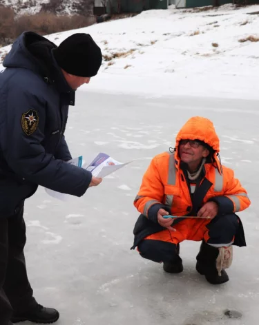 Власти: в Кемерове лёд на Томи замёрз на 7 сантиметров