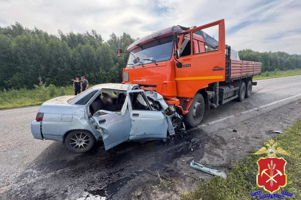 В Кузбассе водитель «КамАЗа» устроил на трассе ДТП с 4 погибшими: дело ушло в суд