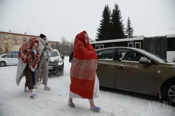 Фото: Жителей Сибири эвакуируют из-за массовых сообщений о минировании 1