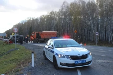 Фото: Один человек погиб и один пострадал в жёстком ДТП с грузовиками в Кузбассе 3