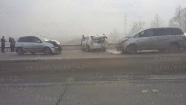 Фото: Осторожно, дым: на кузбасской трассе из-за горящих полей произошло несколько ДТП 2