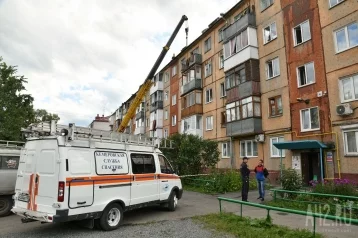 Фото: В Кемерове жителям дома со сгоревшей крышей на улице Красной выплатят матпомощь 1