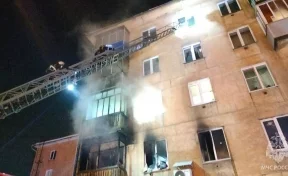 В центре Новокузнецка загорелась многоэтажка: спасены 5 человек