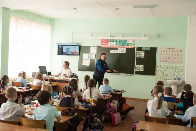 Фото: В Кузбассе проходят уроки безопасности рядом с теплосетями СГК 3