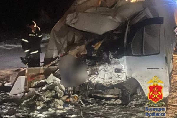 Два человека погибли в ночном ДТП c грузовиком на трассе Р-255 в Кузбассе