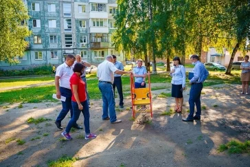 Фото: Возмутившую губернатора Кузбасса детскую площадку отремонтируют до конца недели 3