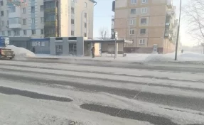 В Кемерове очистили тротуары от снега после обращения горожан к губернатору