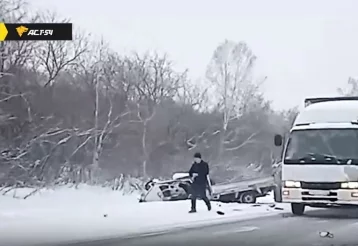 Фото: Автомобиль попал в серьёзное ДТП по дороге из Новосибирска в сторону Кемерова  1