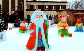 К Новому году кемеровчане установили во дворах более 1 000 снежных фигур